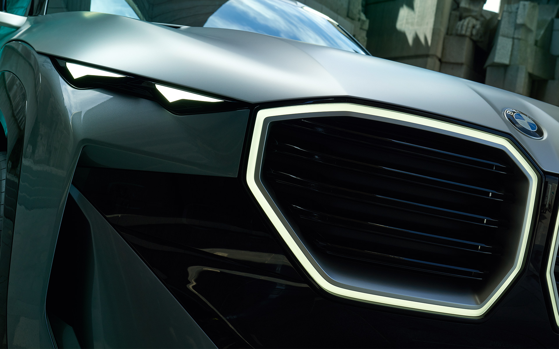 BMW Concept XM (G09), μπροστινή λήψη, σταθμευμένη, κοντινή λήψη μάσκας "νεφρών" BMW Concept XM (G09), μπροστινή λήψη, σταθμευμένη, κοντινή λήψη μάσκας "νεφρών"