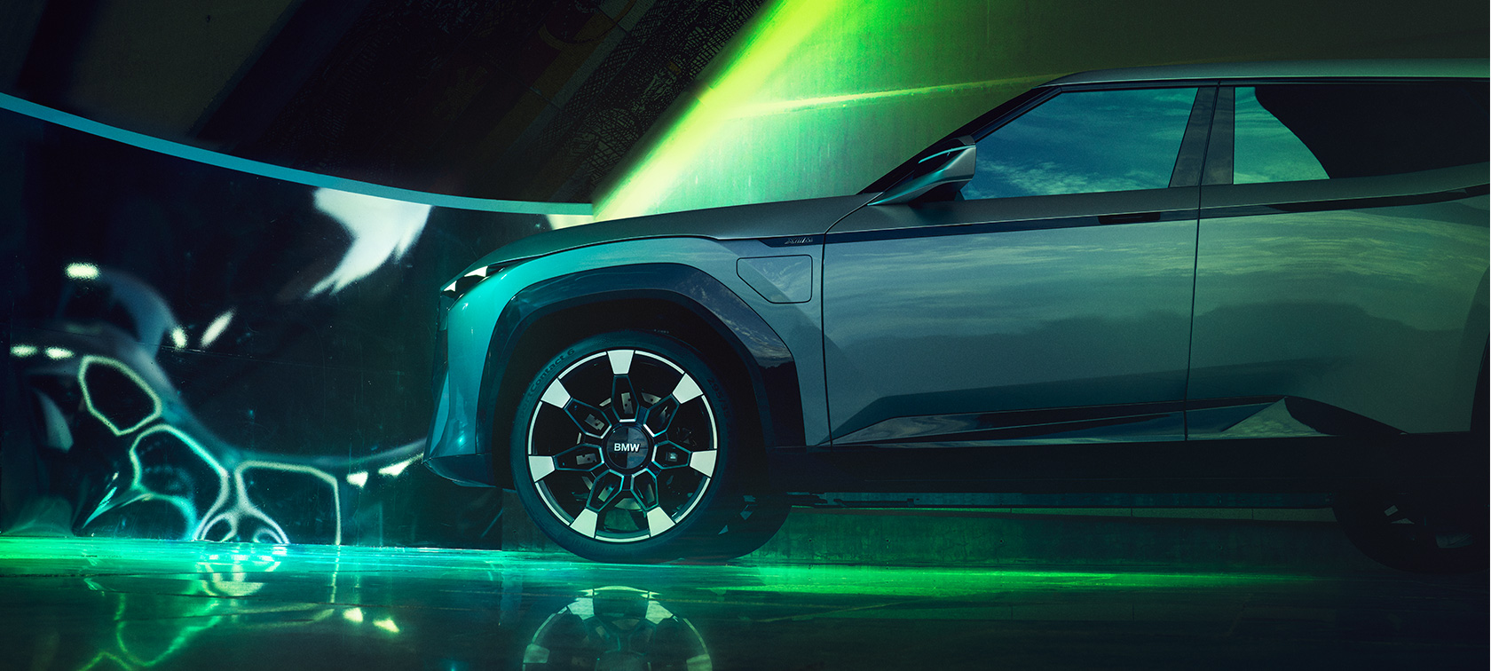 BMW Concept XM (G09), πλαϊνή λήψη, σταθμευμένη BMW Concept XM (G09), πλαϊνή λήψη, σταθμευμένη