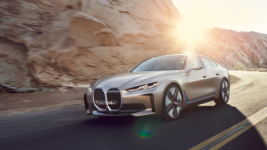 BMW i4 στο χιόνι BMW i4 στο χιόνι, μπροστινή λήψη τριών τετάρτων