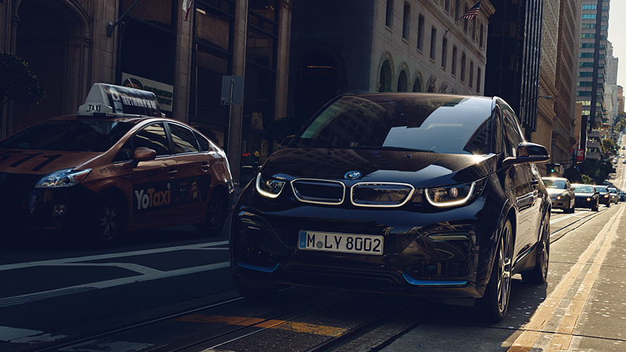 BMW i3 στο δρόμο Ηλεκτρικά αυτοκίνητα, BMW i3 στο δρόμο, μπροστινή λήψη τριών τετάρτων