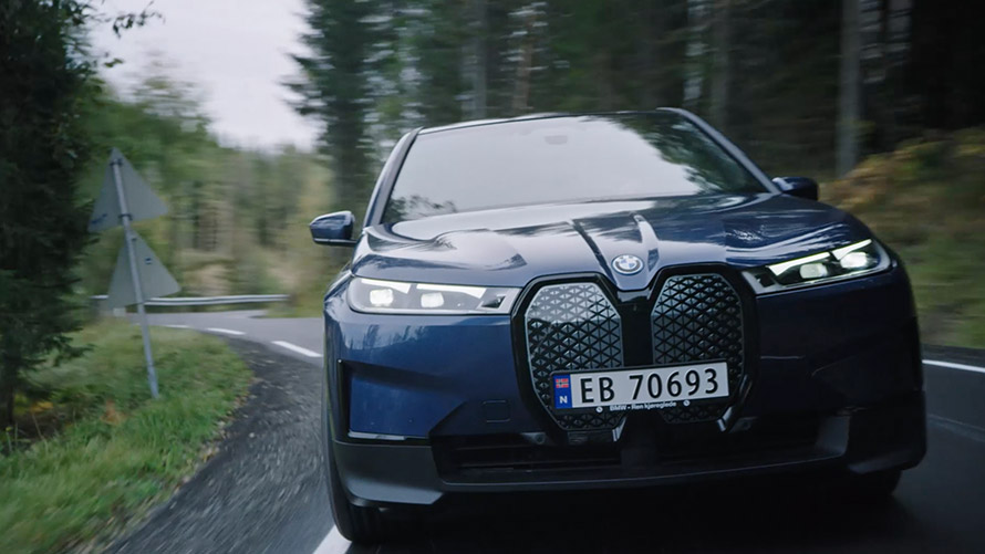 Άνεση και οδηγική απόλαυση στα BMW ηλεκτρικά αυτοκίνητα σ' αυτό το βίντεο Άνεση και οδηγική απόλαυση στα BMW ηλεκτρικά αυτοκίνητα σ' αυτό το βίντεο