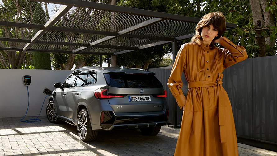 BMW X1 Plug-in Hybrid 2022 U11 πίσω λήψη, φόρτιση οχήματος BMW X1 Plug-in Hybrid 2022 U11 πίσω λήψη, φόρτιση οχήματος