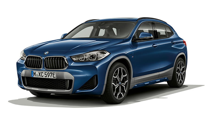 BMW X2 xDrive25e, τεχνολογία Plug-in Hybrid, μπροστινή λήψη τριών τετάρτων BMW X2 xDrive25e, τεχνολογία Plug-in Hybrid, μπροστινή λήψη τριών τετάρτων, σε στούντιο