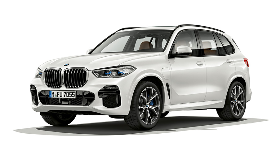 BMW X5 xDrive45e, τεχνολογία Plug-in Hybrid, μπροστινή λήψη τριών τετάρτων BMW X5 xDrive45e, τεχνολογία Plug-in Hybrid, μπροστινή λήψη τριών τετάρτων, σε στούντιο