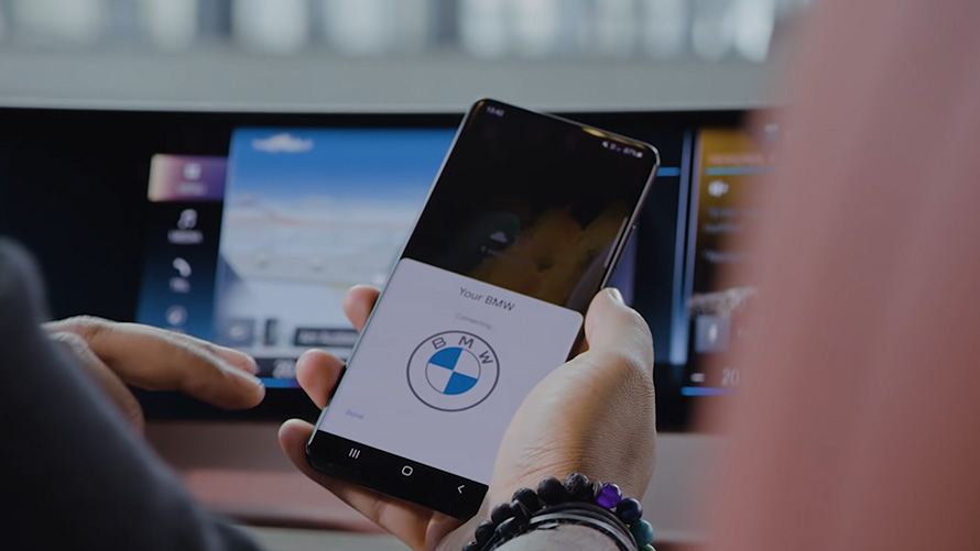 Οι λειτουργίες και τα οφέλη του Android Auto ™ εξηγούνται στο βίντεο Οι λειτουργίες και τα οφέλη του Android Auto ™ εξηγούνται στο βίντεο