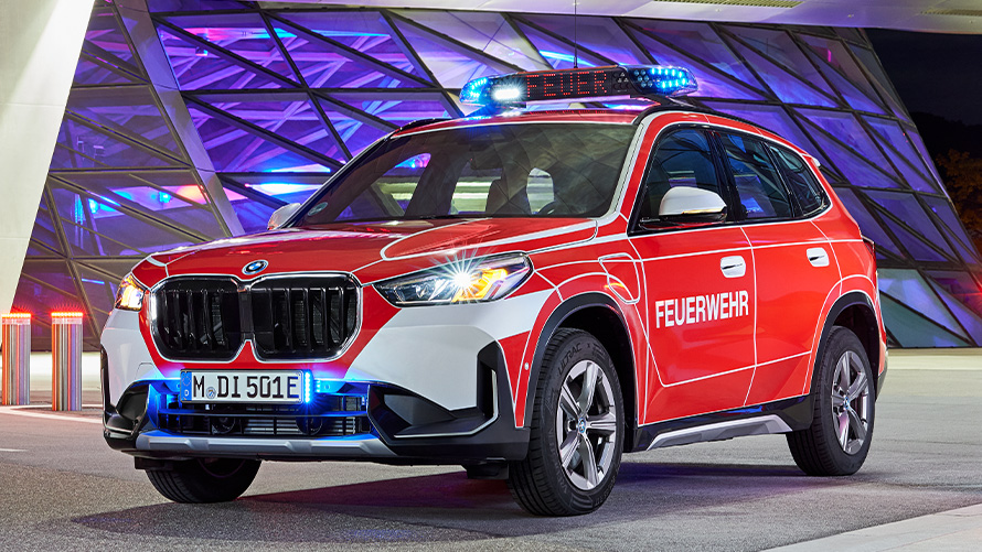 BMW X1 F48, LCI, αυτοκίνητο πυροσβεστικής BMW X1 F48, LCI, αυτοκίνητο πυροσβεστικής, μπροστινή λήψη 1/2, σε κίνηση
