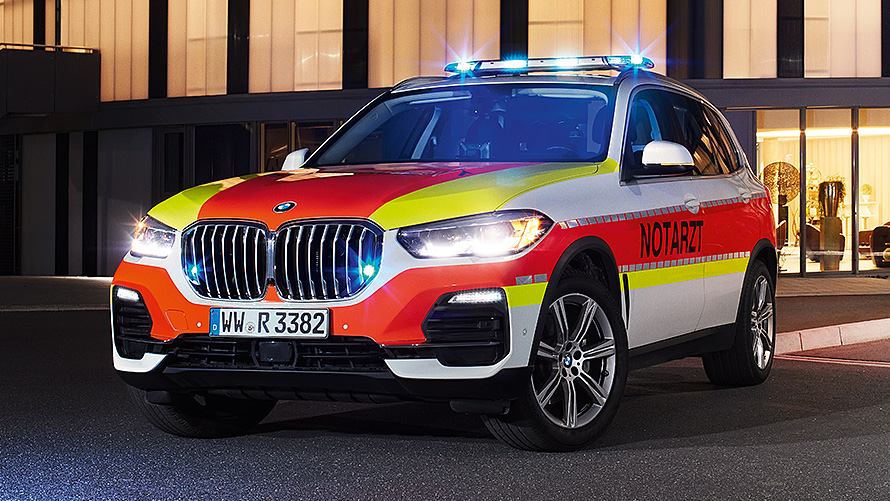 BMW X5 G05, LCI, αυτοκίνητο άμεσης ιατρικής επέμβασης BMW X5 G05, LCI, αυτοκίνητο άμεσης ιατρικής επέμβασης, μπροστινή λήψη 1/3, σταθμευμένη