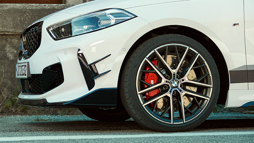 BMW M Performance ζάντες ελαφρού κράματος 19" με διπλές ακτίνες 555 M σε διχρωμία BMW M Performance ζάντες ελαφρού κράματος 19" με διπλές ακτίνες 555 M σε διχρωμία, προϊόντα καλοκαιρινών προτάσεων BMW