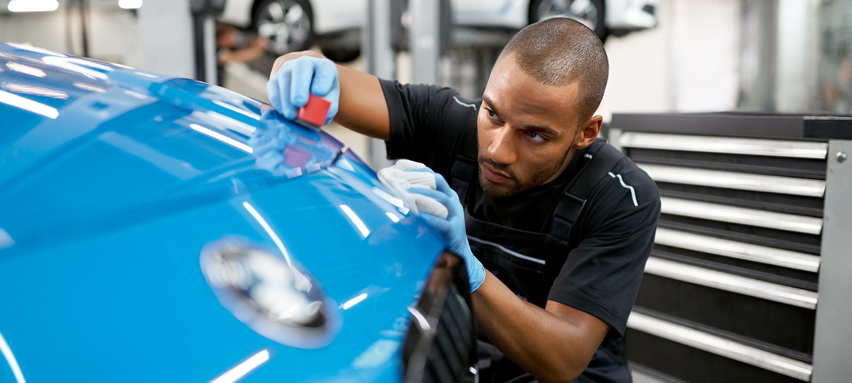 Αισθητικές Επισκευές BMW, Επισκευή και Φροντίδα BMW Επισκευή και Φροντίδα BMW, Αισθητικές Επισκευές BMW, υπάλληλος, συνεργείο service