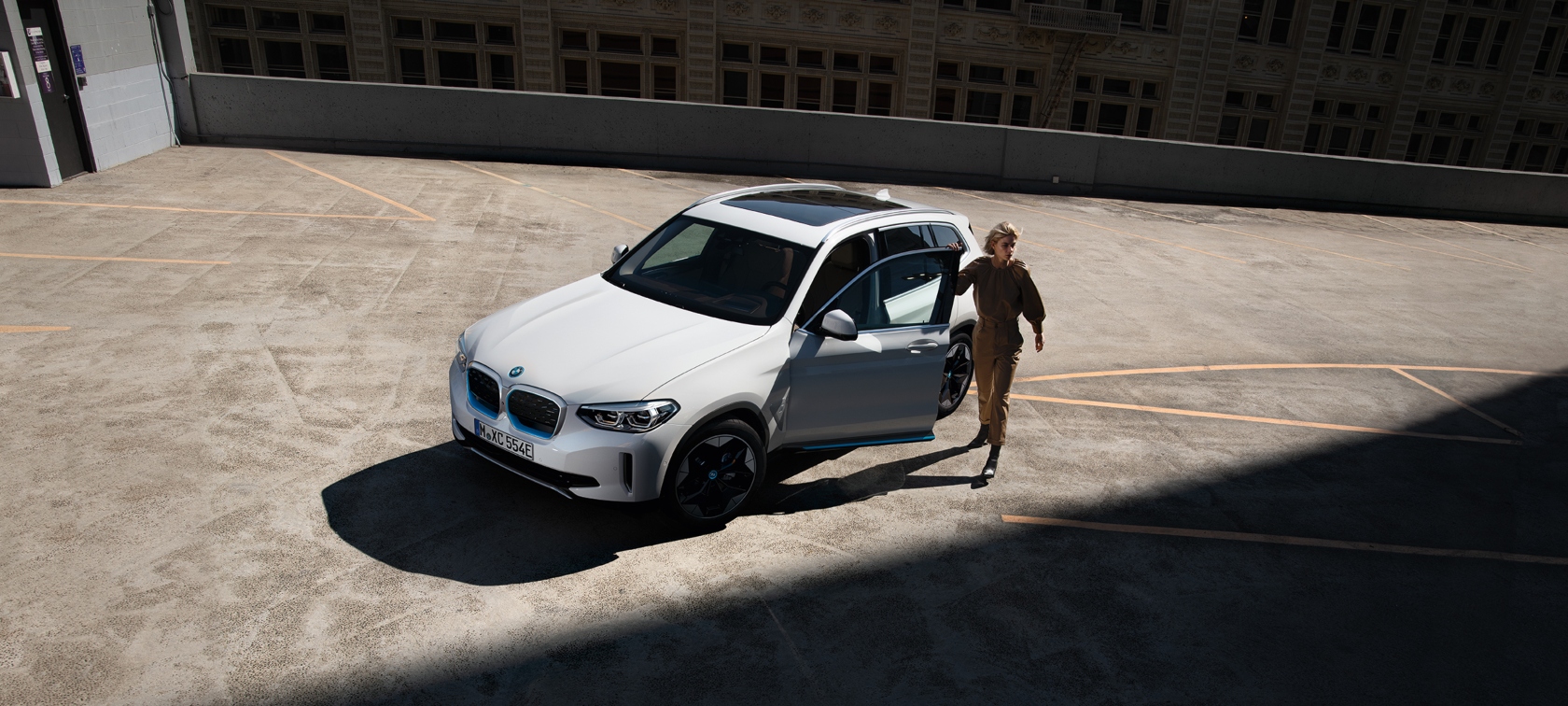 ΚΑΛΩΣ ΗΡΘΑΤΕ ΣΤΗΝ ΟΙΚΟΓΕΝΕΙΑ BMW i. ΚΑΛΩΣ ΗΡΘΑΤΕ ΣΤΗΝ ΟΙΚΟΓΕΝΕΙΑ BMW i.