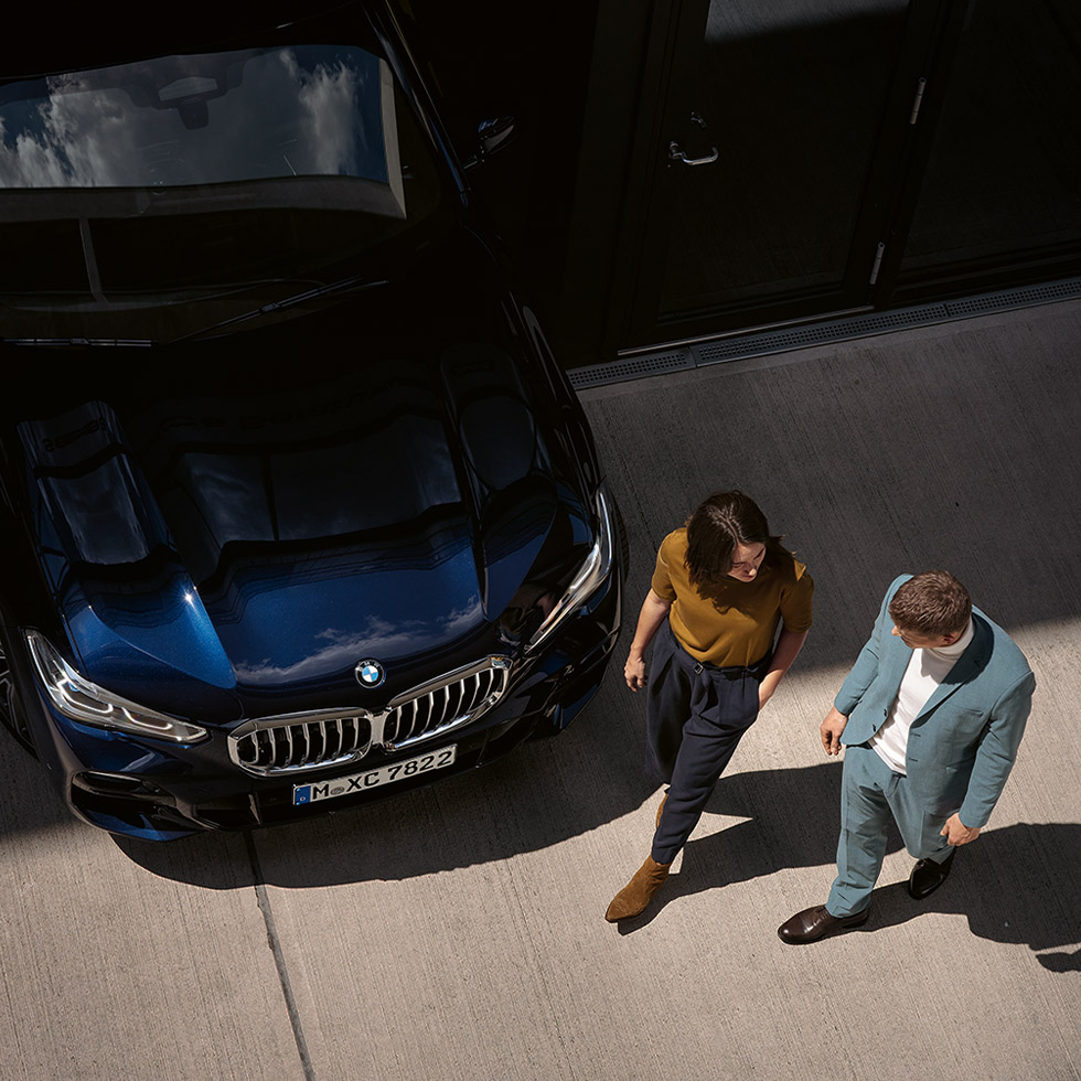 BMW Financial Services, άντρας και γυναίκα BMW BMW Financial Services, άντρας και γυναίκα BMW