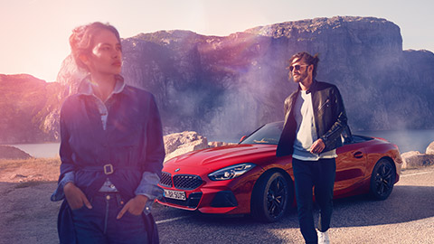 alt="BMW Financial Services, BMW, πλαϊνή λήψη τριών τετάρτων με άντρα και γυναίκα μπροστά σε ορεινό τοπίο" alt="BMW Financial Services, BMW, πλαϊνή λήψη τριών τετάρτων με άντρα και γυναίκα μπροστά σε ορεινό τοπίο"