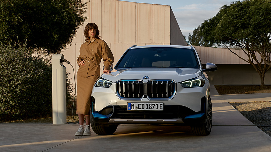BMW Financial Services, άντρας και γυναίκα BMW BMW Financial Services, άντρας και γυναίκα BMW