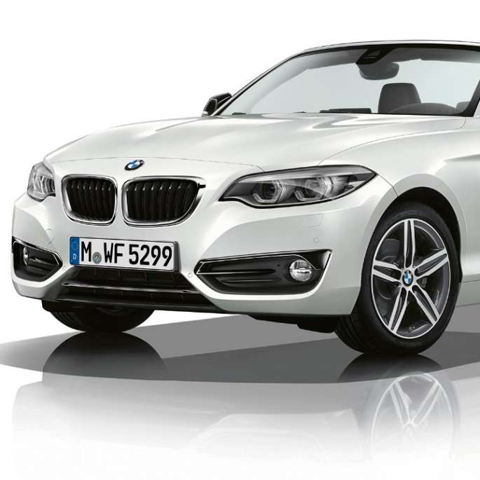 BMW Σειρά 2 Cabrio, Έκδοση Sport Line, μπροστινή λήψη τριών τετάρτων BMW Σειρά 2 Cabrio, Έκδοση Sport Line, μπροστινή λήψη τριών τετάρτων